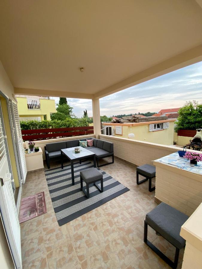 Lumar Holidays And Apartments เปรโก ภายนอก รูปภาพ